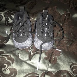 Baby nike foams